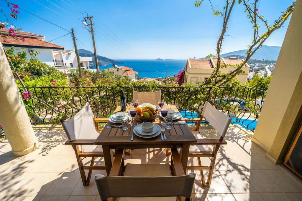 Azure Apartment With Sea View In كالكان المظهر الخارجي الصورة