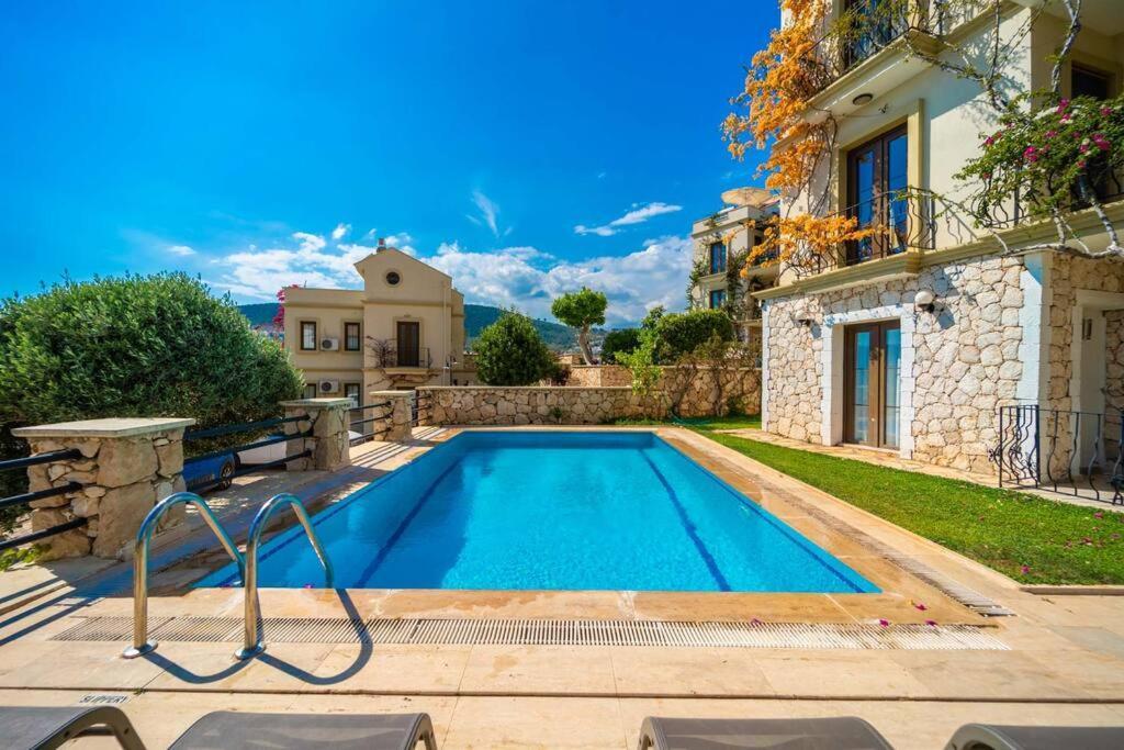 Azure Apartment With Sea View In كالكان المظهر الخارجي الصورة