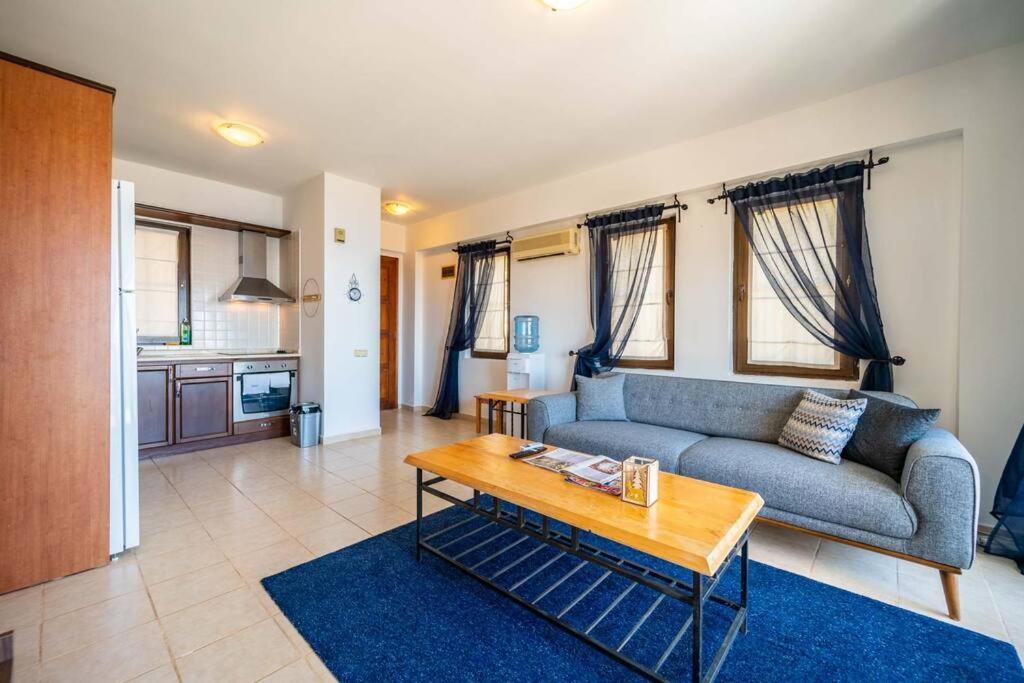 Azure Apartment With Sea View In كالكان المظهر الخارجي الصورة