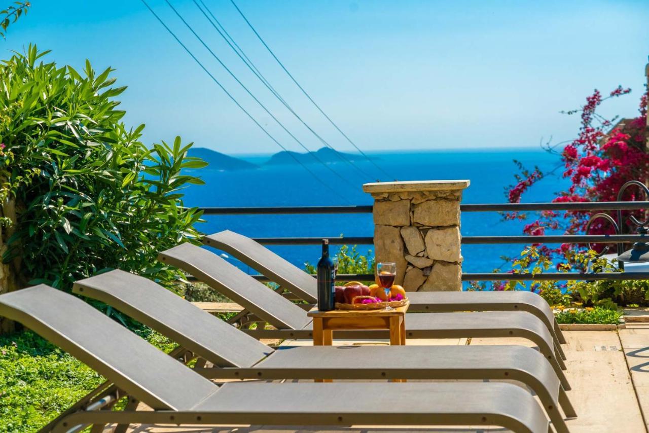 Azure Apartment With Sea View In كالكان المظهر الخارجي الصورة