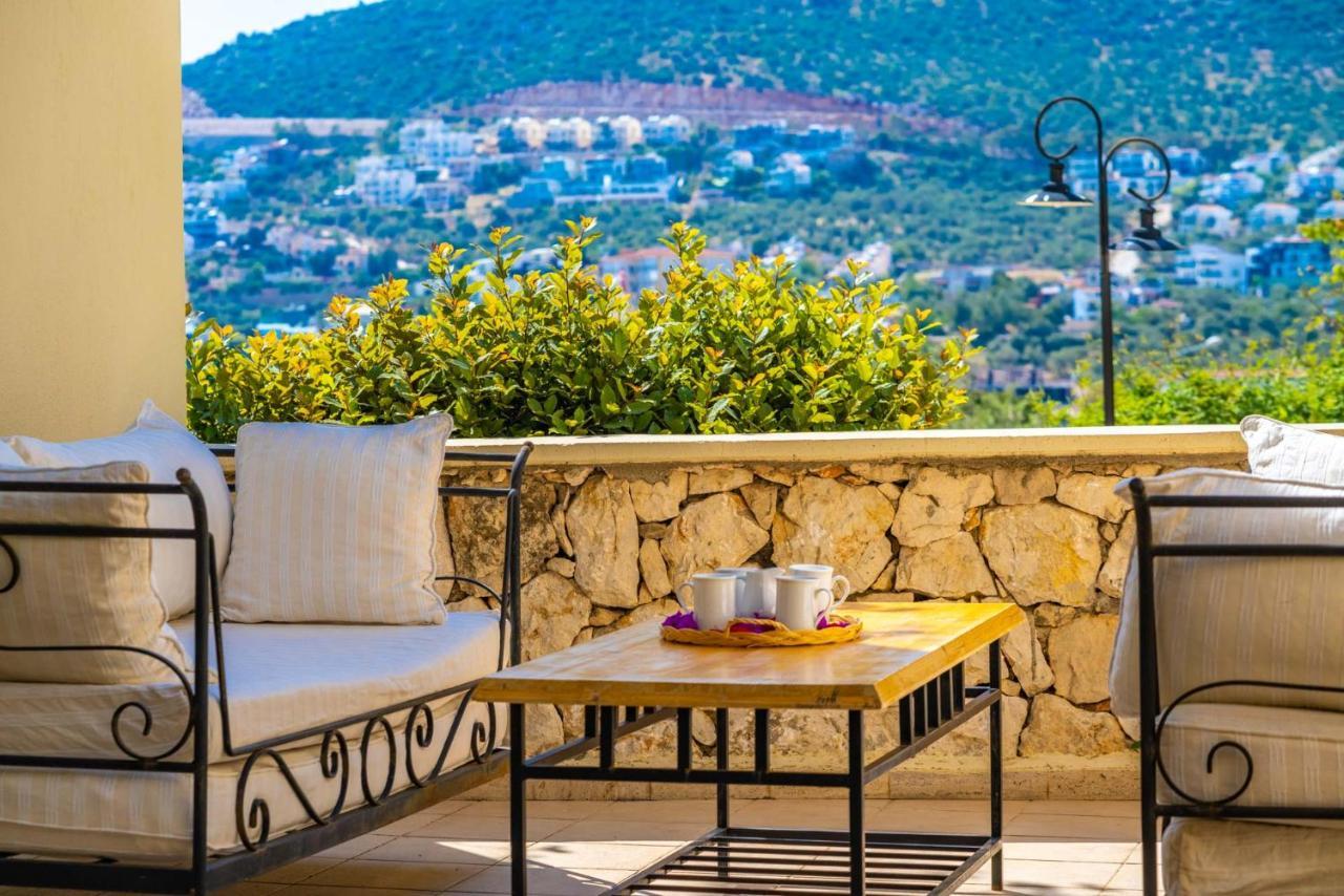 Azure Apartment With Sea View In كالكان المظهر الخارجي الصورة