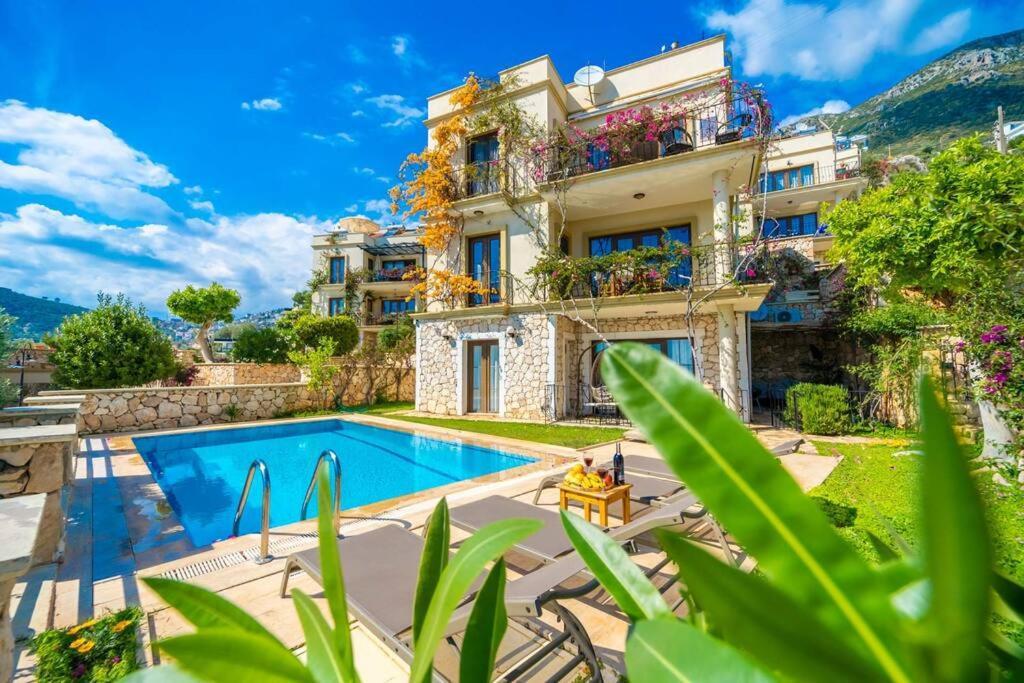 Azure Apartment With Sea View In كالكان المظهر الخارجي الصورة