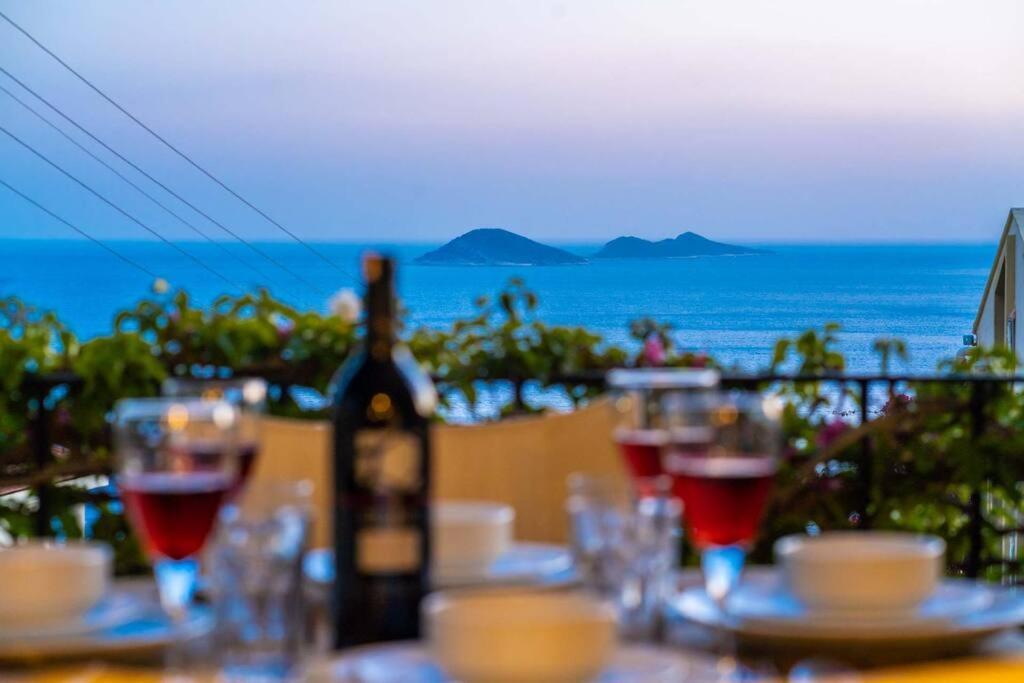 Azure Apartment With Sea View In كالكان المظهر الخارجي الصورة