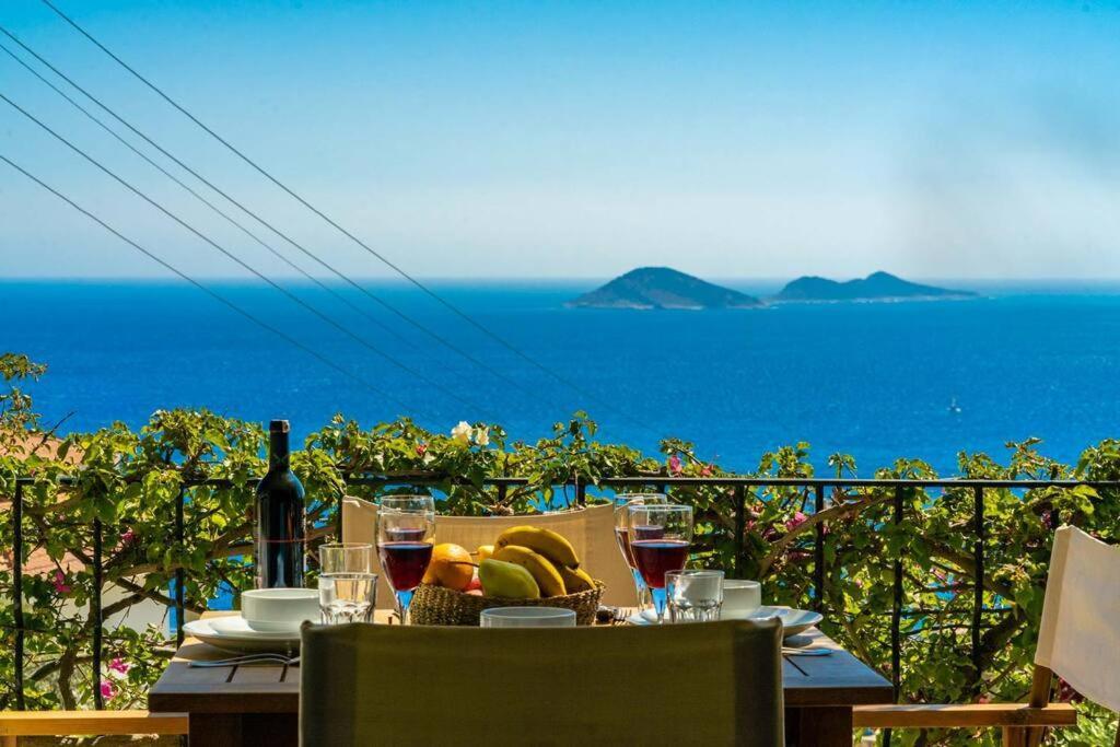 Azure Apartment With Sea View In كالكان المظهر الخارجي الصورة