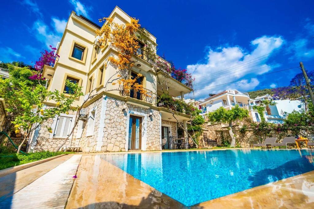 Azure Apartment With Sea View In كالكان المظهر الخارجي الصورة